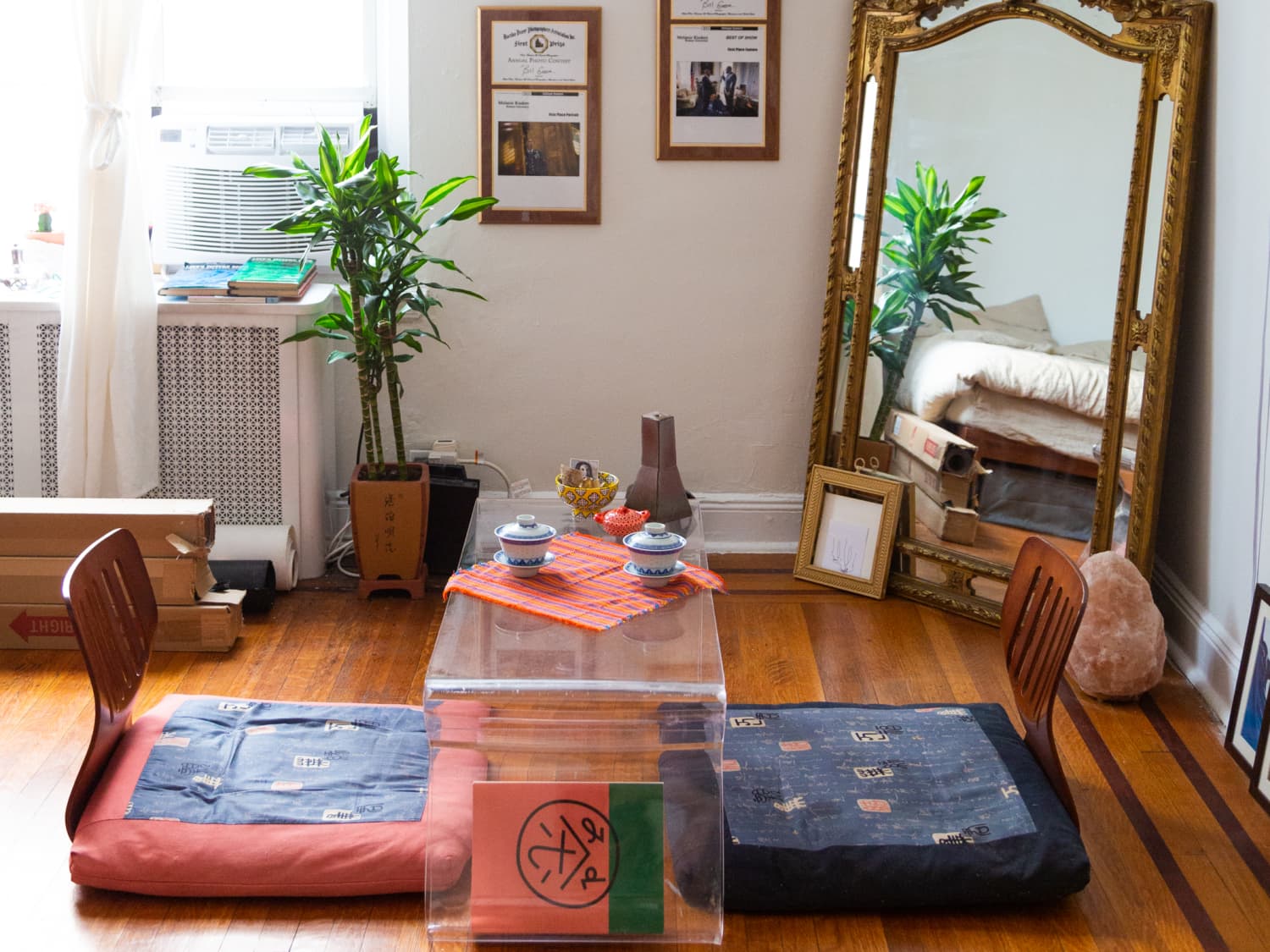 Couchless living shop room